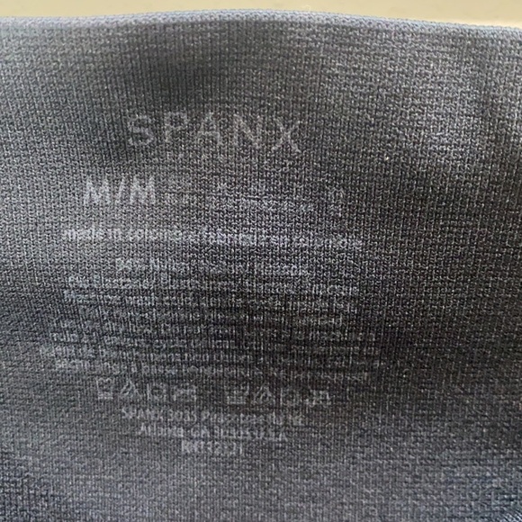Spanx Look At Me Now Black Camo Seamless Crop Leggings - Picture 8 of 11